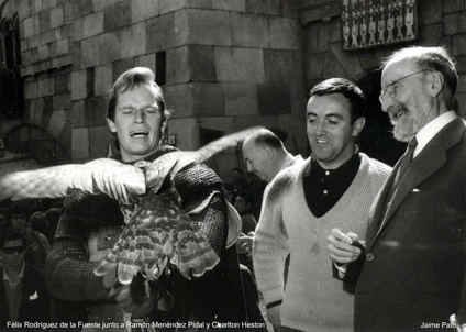 Charlton Heston, F&eacute;lix Rodr&iacute;guez de la Fuente y Ram&oacute;n Men&eacute;ndez Pidal en el rodaje de El Cid (Anthony Mann, 1961). Autor: Jaime Pato